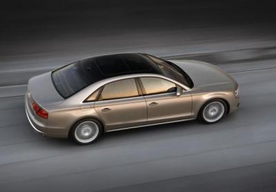 Audi A8 4.0 TFSI vista dall'alto