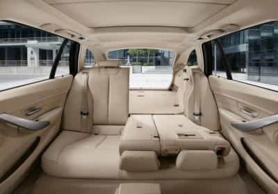 Nuova BMW Serie 3 Touring 2012 abitacolo