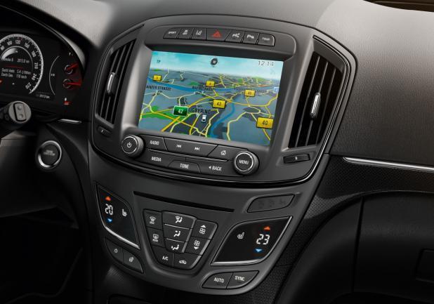 Nuova Opel Insigna restyling schermo touch screen