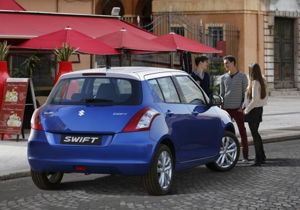 Suzuki Swift restyling tre quarti posteriore lato destro