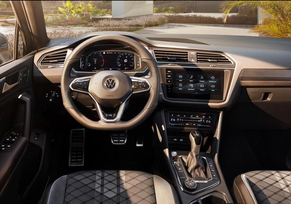 Volkswagen Tiguan restyling 2020 interni