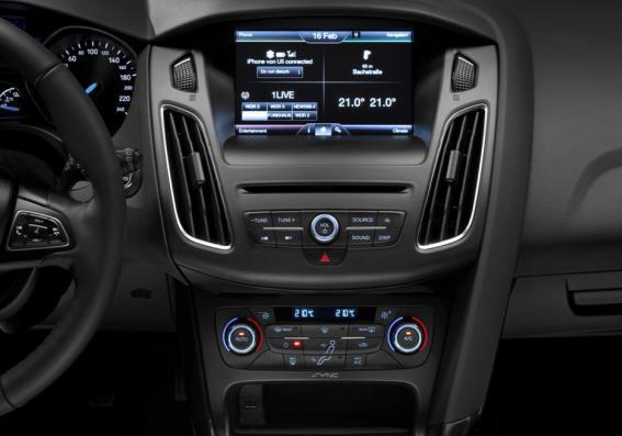 ford-focus-restyling-2014-console-centrale.jpg