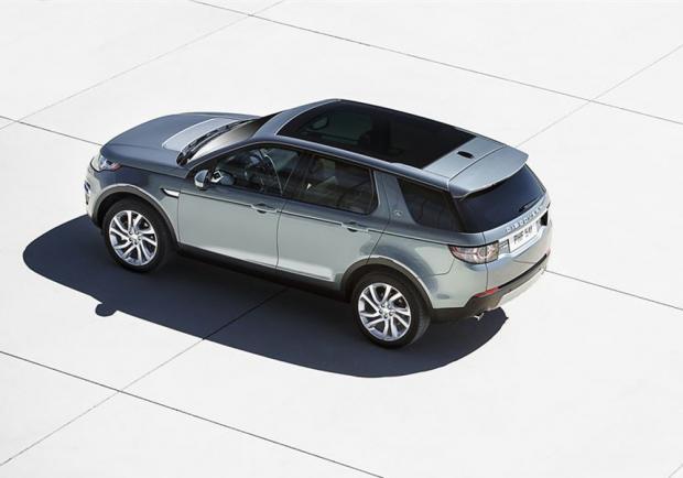Nuova Land Rover Discovery Sport dall'alto
