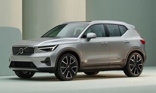 Volvo XC40 B3 automatico Ultra Dark