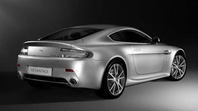 Aston Martin V8 Vantage Coupé posteriore