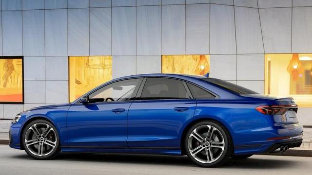 Audi S8 profilo
