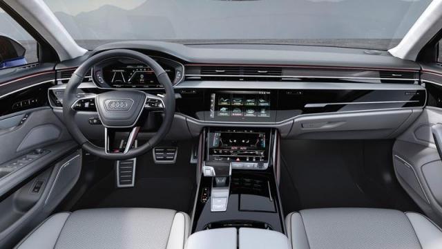 Audi S8 interni