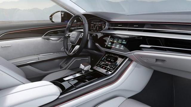 Audi S8 interni 1