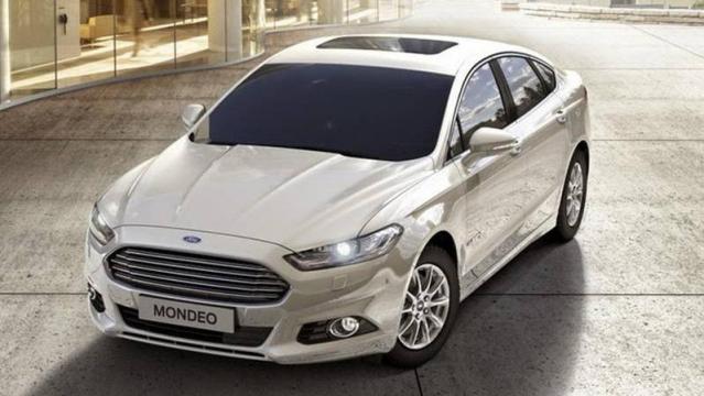 Ford Mondeo 4 porte frontale