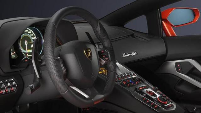 Lamborghini Aventador interni 1