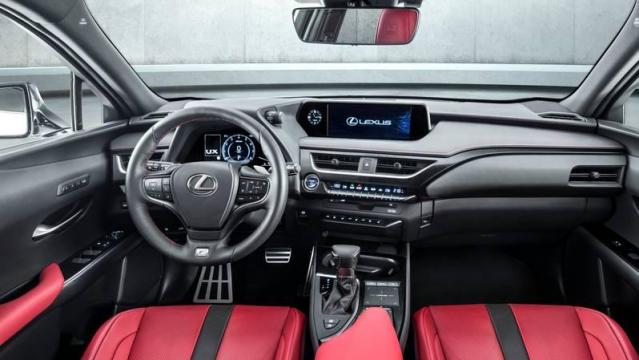 Lexus UX interni