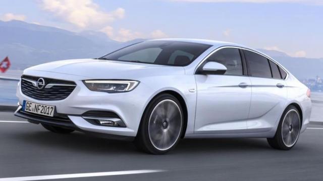 Opel Insignia grand Sport bianca