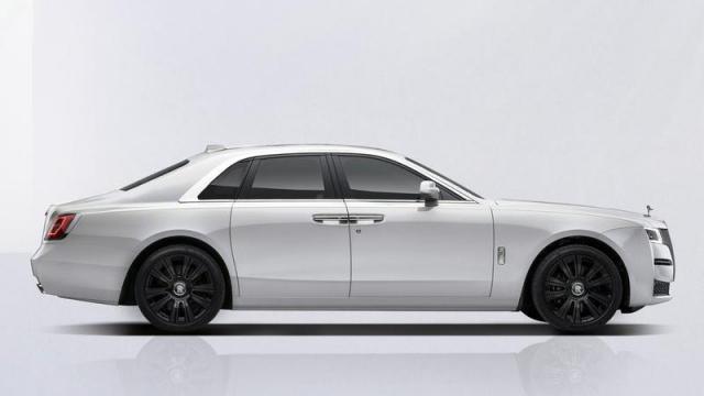 Rolls-Royce Ghost profilo