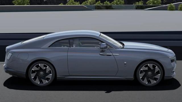 Rolls-Royce Spectre profilo