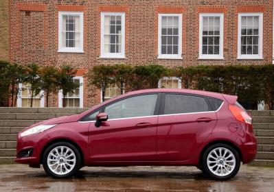 Un dono speciale per il papà: guida alla scelta dell'auto perfetta