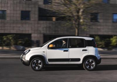 Esenzione bollo auto 2027: stop alla tassa di possesso fino a 80 kW 