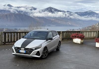 Hyundai i20 N Line Carbon: brillante e stilosa con bassi consumi