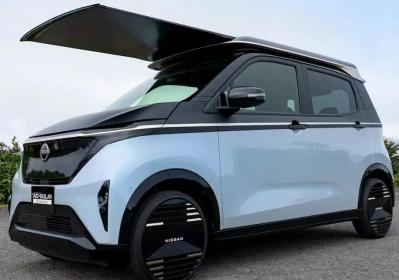 Nissan annuncia un miniveicolo elettrico con pannello solare estendibile