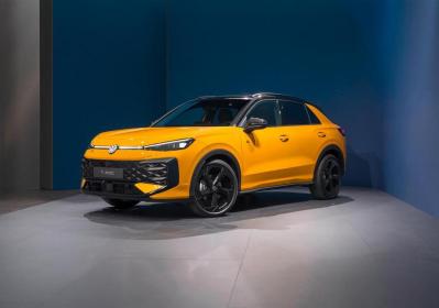 Nuova Volkswagen T-Roc: più grande e finalmente ibrida