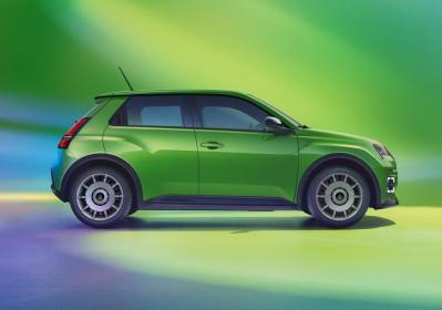 Renault 5 E-Tech Electric: ora parte da 24.990 euro con la Five