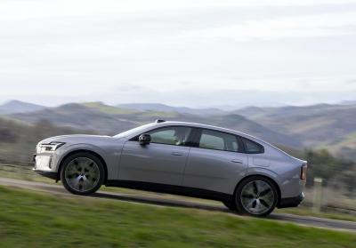 Volvo ES90, la prova della berlina-crossover da oltre 700 km 