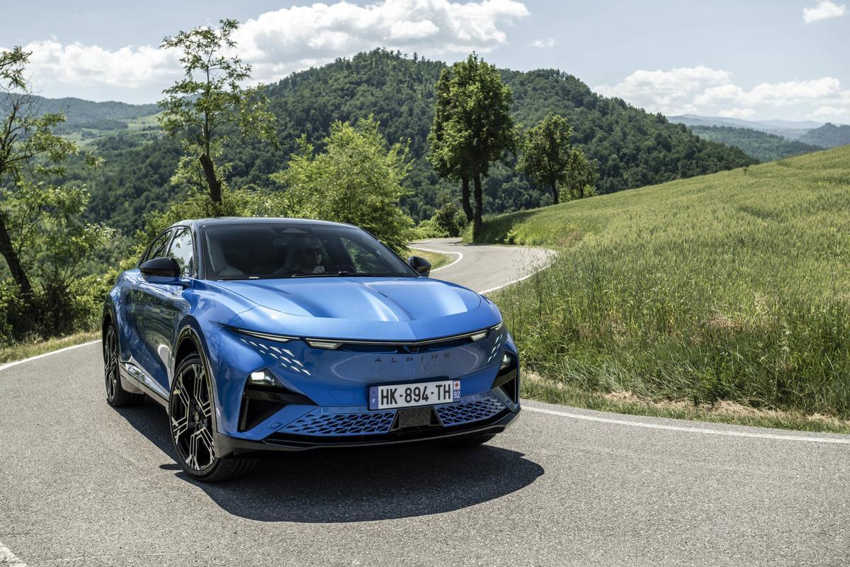 Alpine A390 GTS - on road