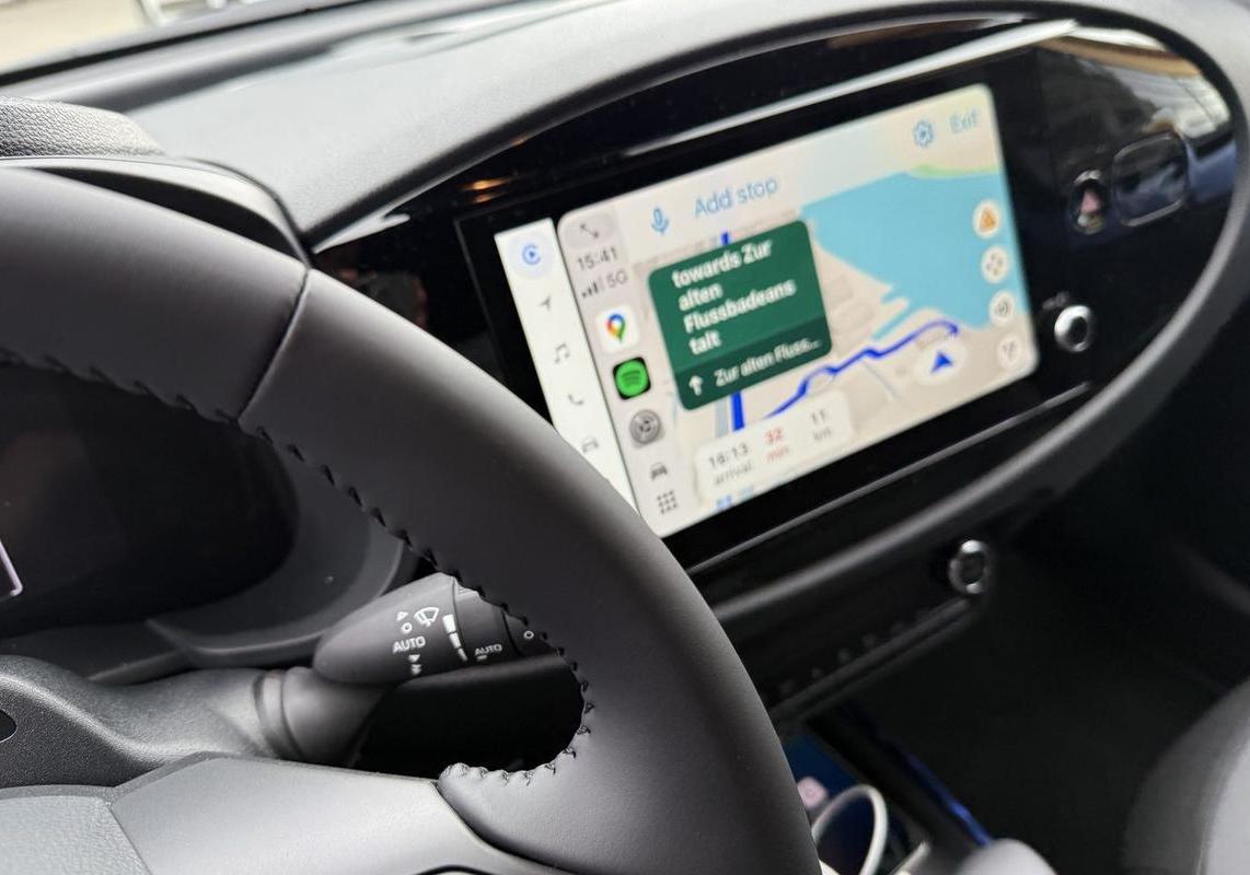 Aygo X Full Hybrid - particolare display