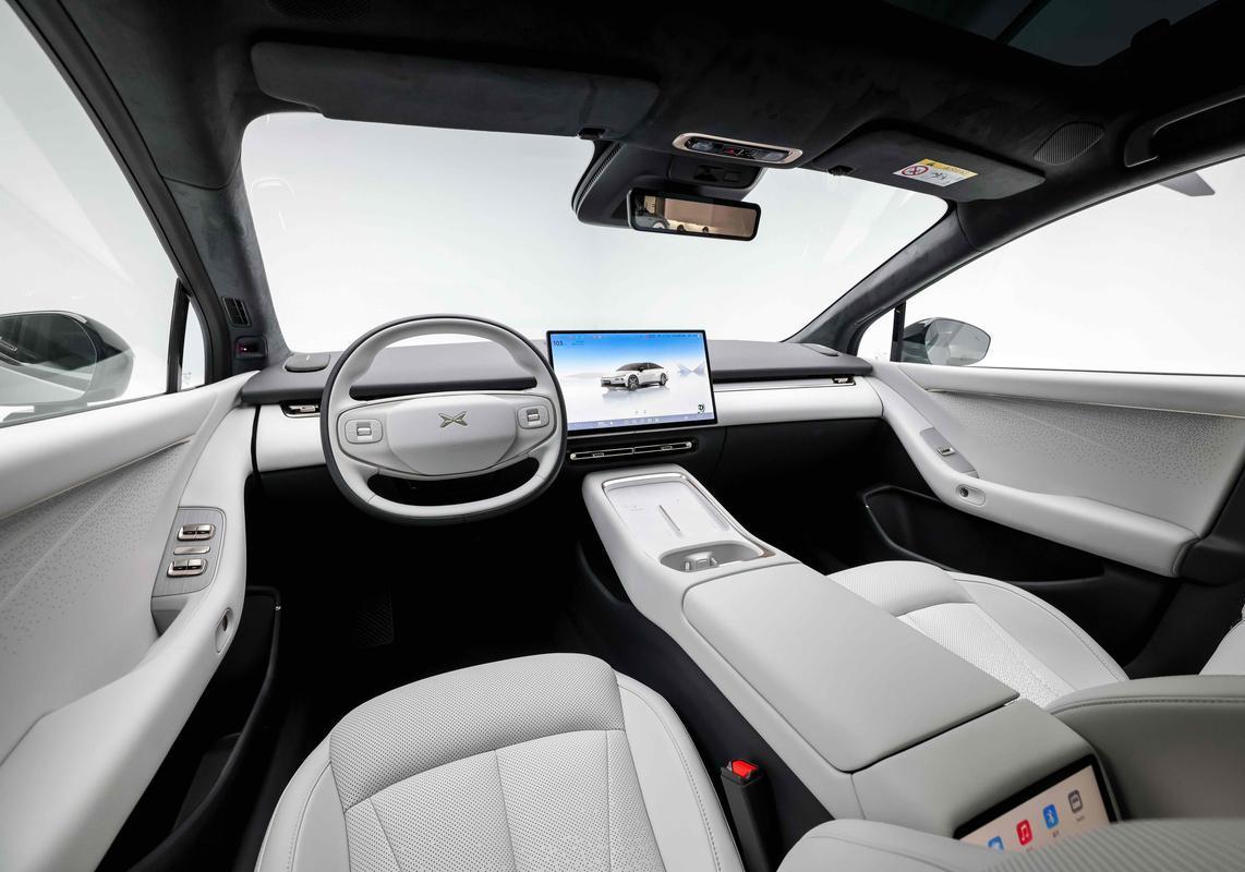 XPENG P7 Plus - interni