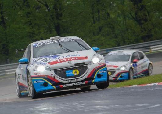 24h del Nürburgring Peugeot 208 GTi anteriore