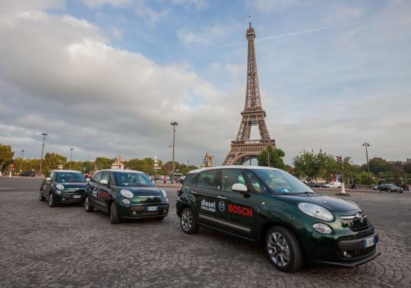 500L Living Multijet presso la Tour Eiffel di Parigi