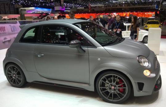 Abarth 695 biposto a Ginevra 2014 profilo