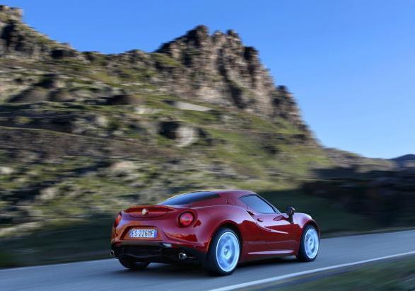 Alfa 4C tre quarti posteriore dx