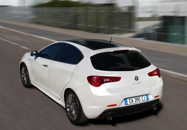 Alfa Romeo Giulietta TCT tre quarti posteriore