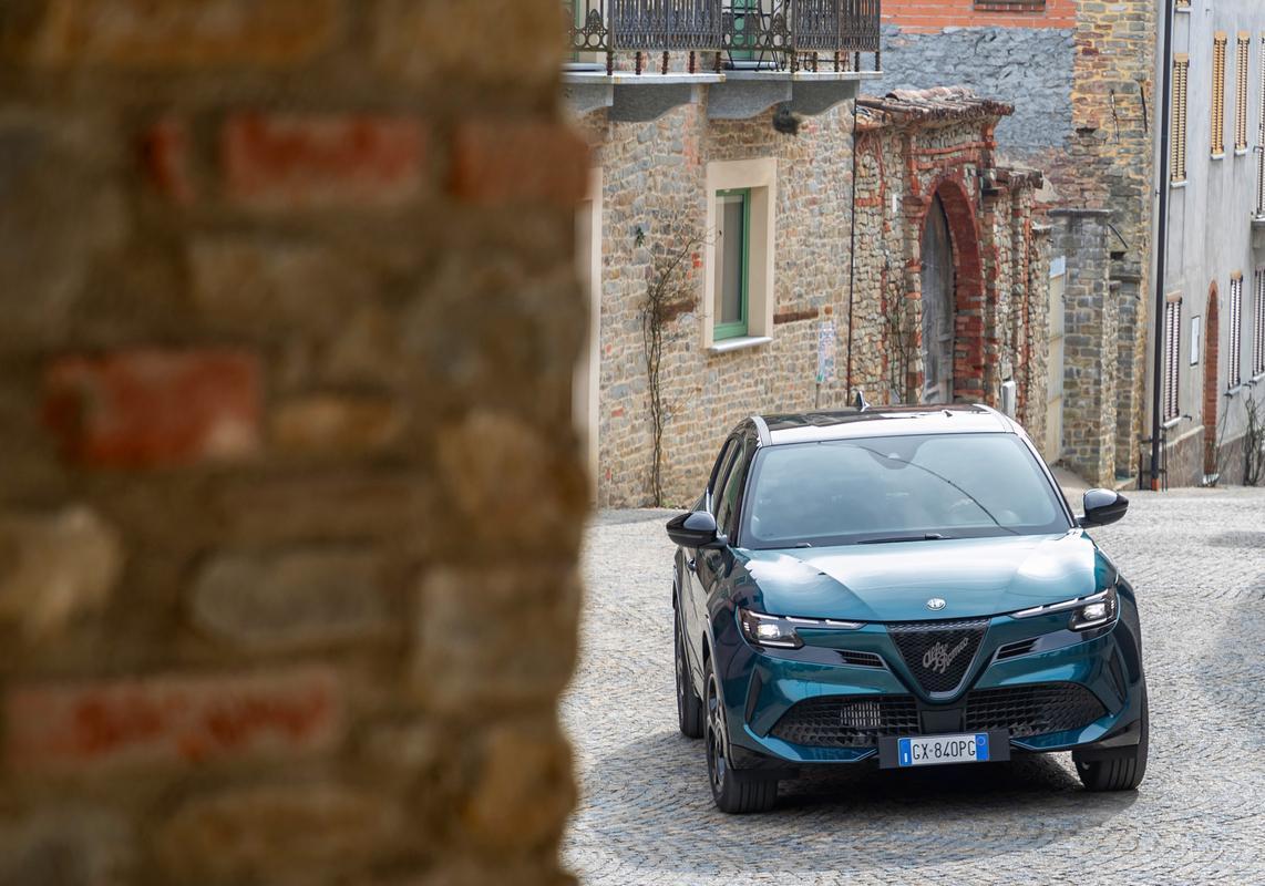 Alfa Romeo Junior q4