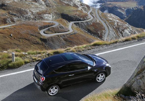 Alfa Romeo MiTo 2014 dall'alto