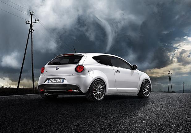 Alfa Romeo MiTo Quadrifoglio Verde tre quarti posteriore