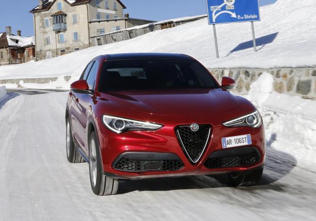 Alfa Romeo Stelvio frontale