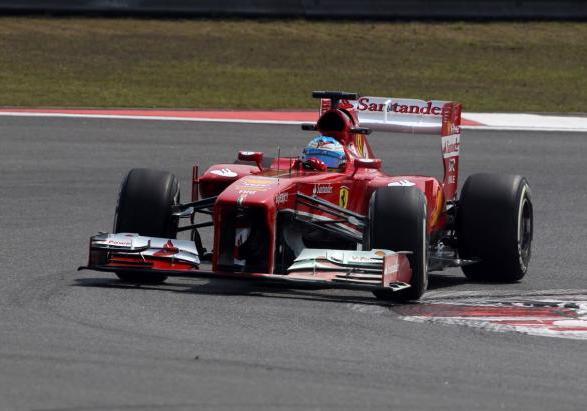 Alonso vola e vince il GP di Cina