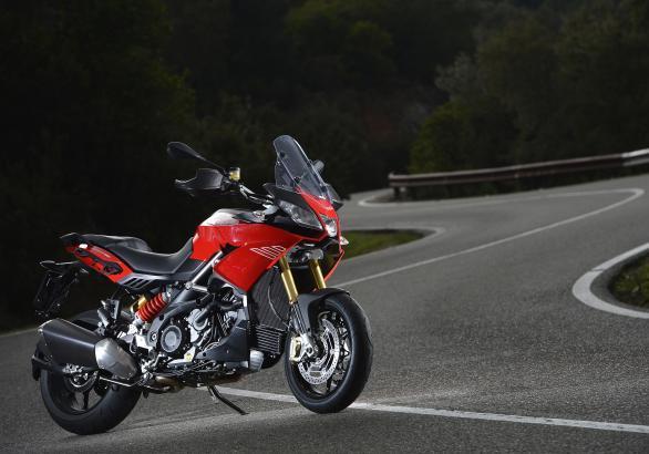 Aprilia Caponord 1200 tre quarti anteriore