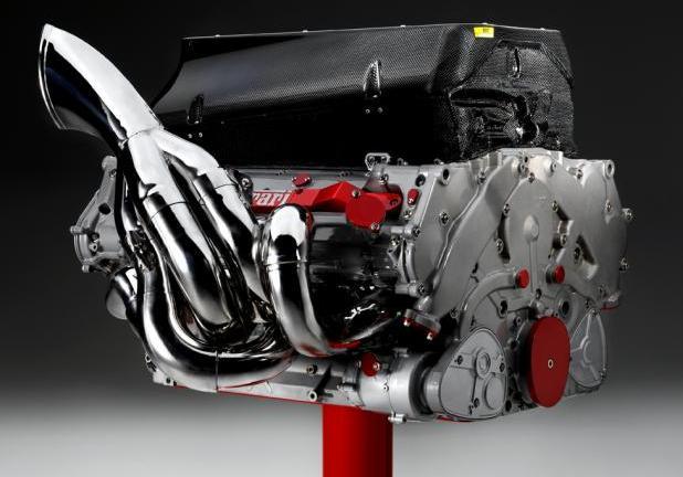 Asta Ferrari motore F1 V8 vista laterale