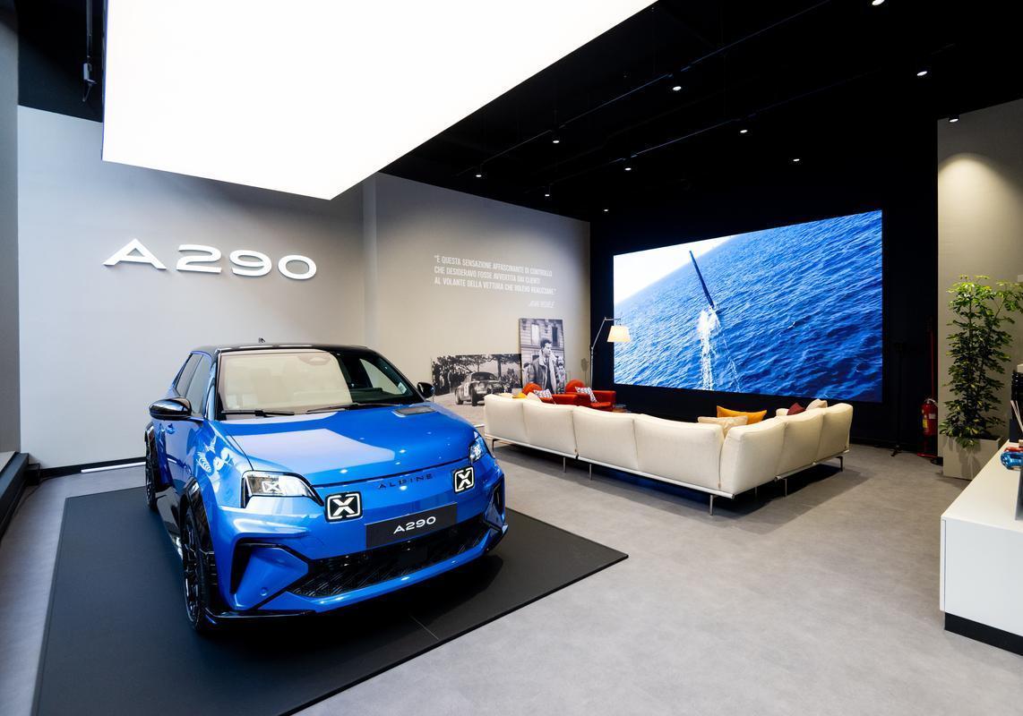 Atelier Alpine A290 Lounge Milano