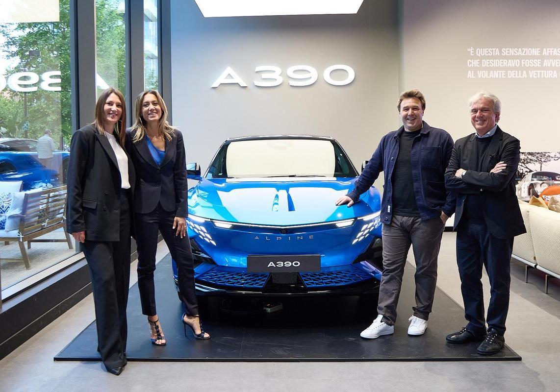 Atelier Alpine Lounge A390