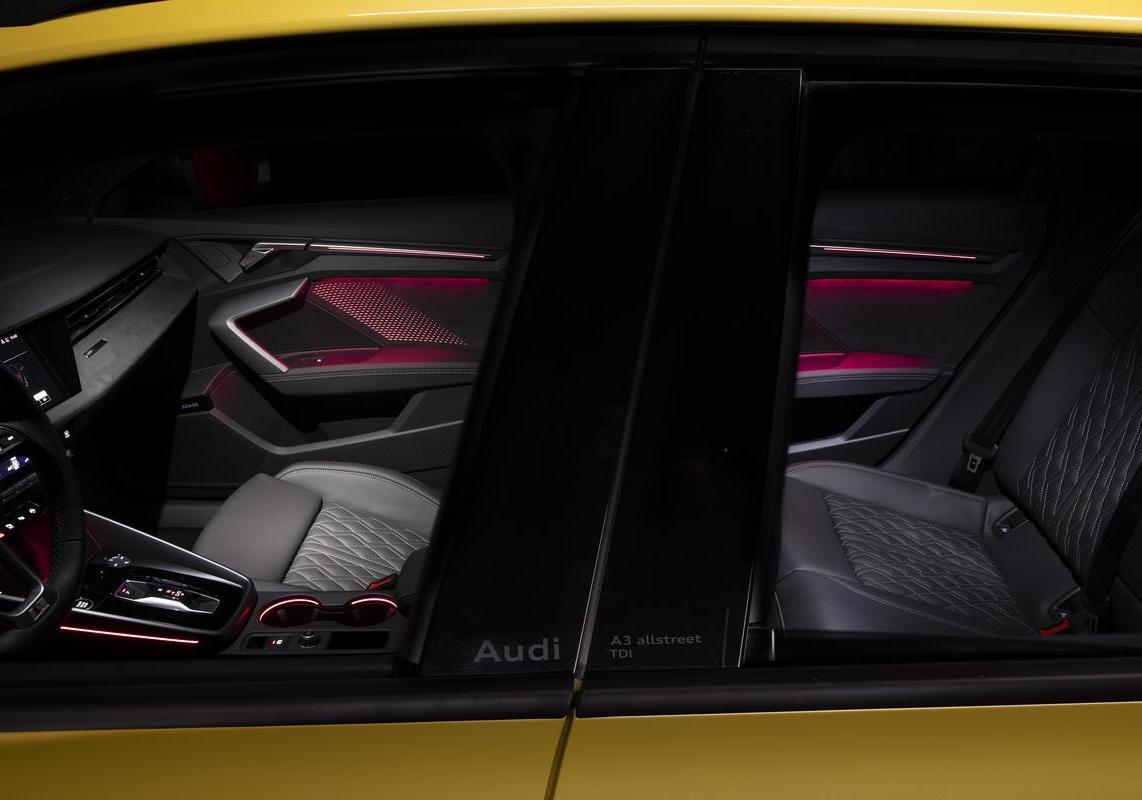 Audi A3 allstreet TDI abitacolo luce ambiente