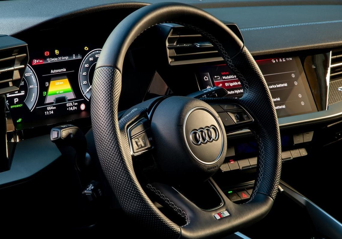 Audi A3 Sportback TFSi e ibrida plug-in interni