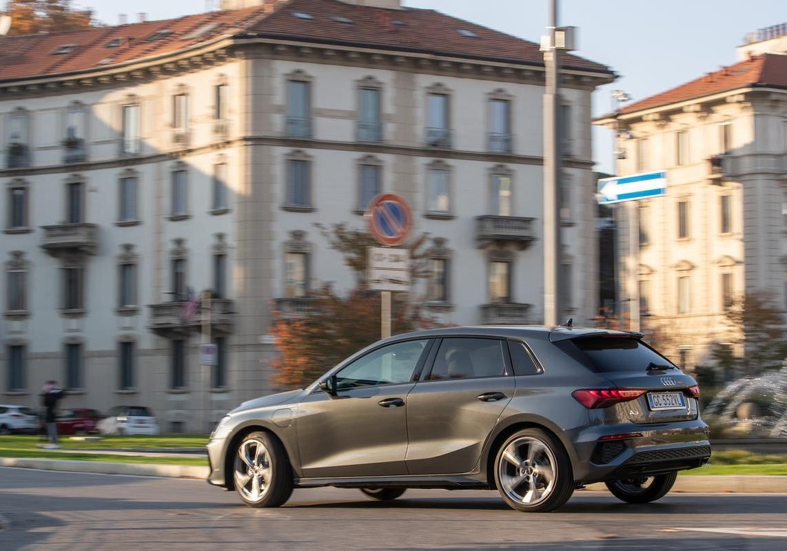 Audi A3 Sportback TFSi e ibrida plug-in urbana