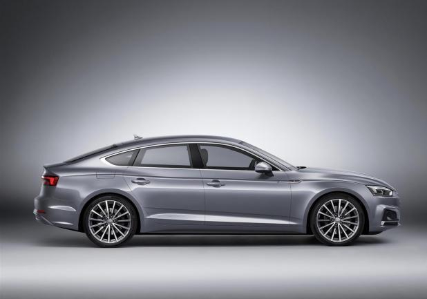 Audi A5 Sportback grigia laterale