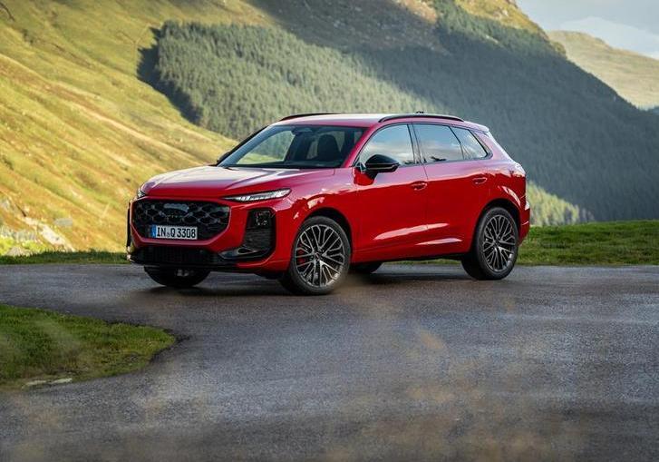 Audi Q3 MY27 - on road 2