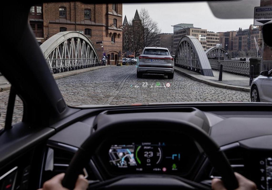 Audi Q4 e-tron con realtà aumentata