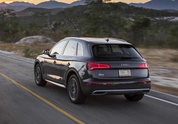 Audi Q5 TDI 150 CV tre quarti posteriore