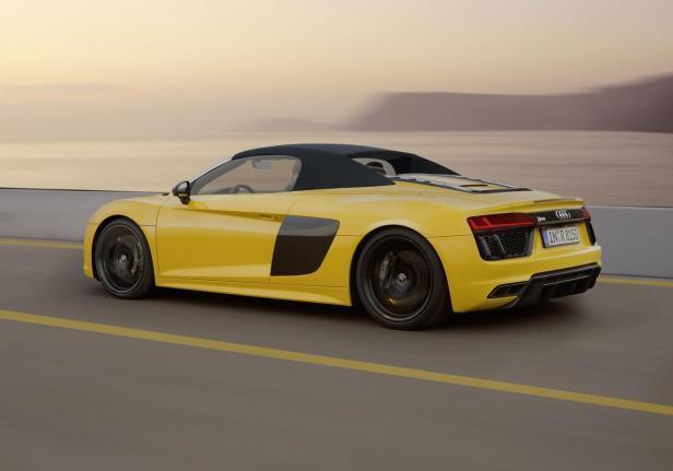 Audi r8 Spyder profilo capotte abbassata